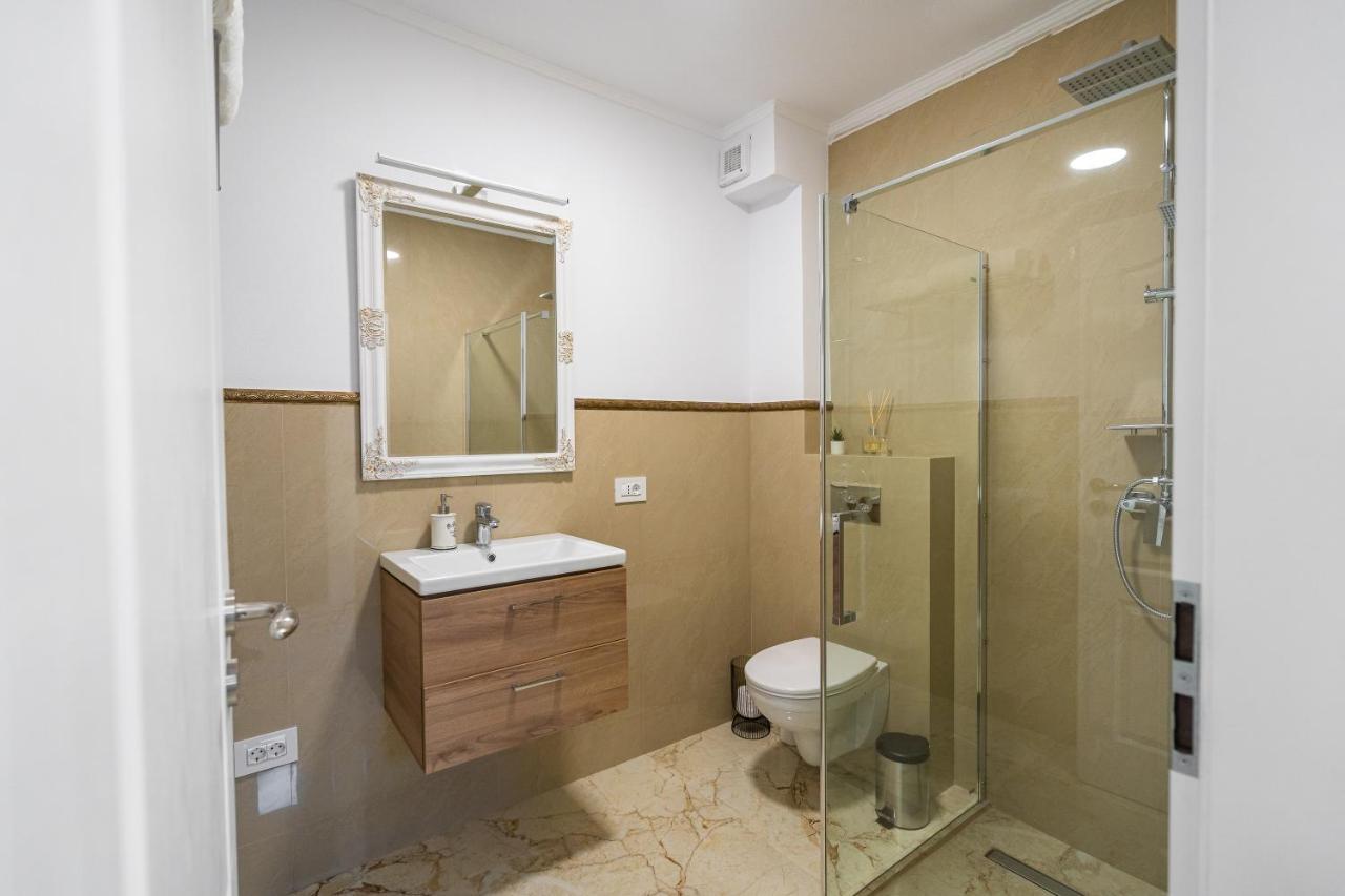 Armada Aparthotel Алба-Юлія Екстер'єр фото