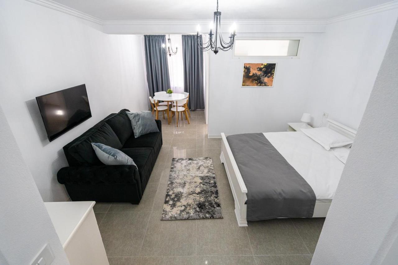Armada Aparthotel Алба-Юлія Екстер'єр фото