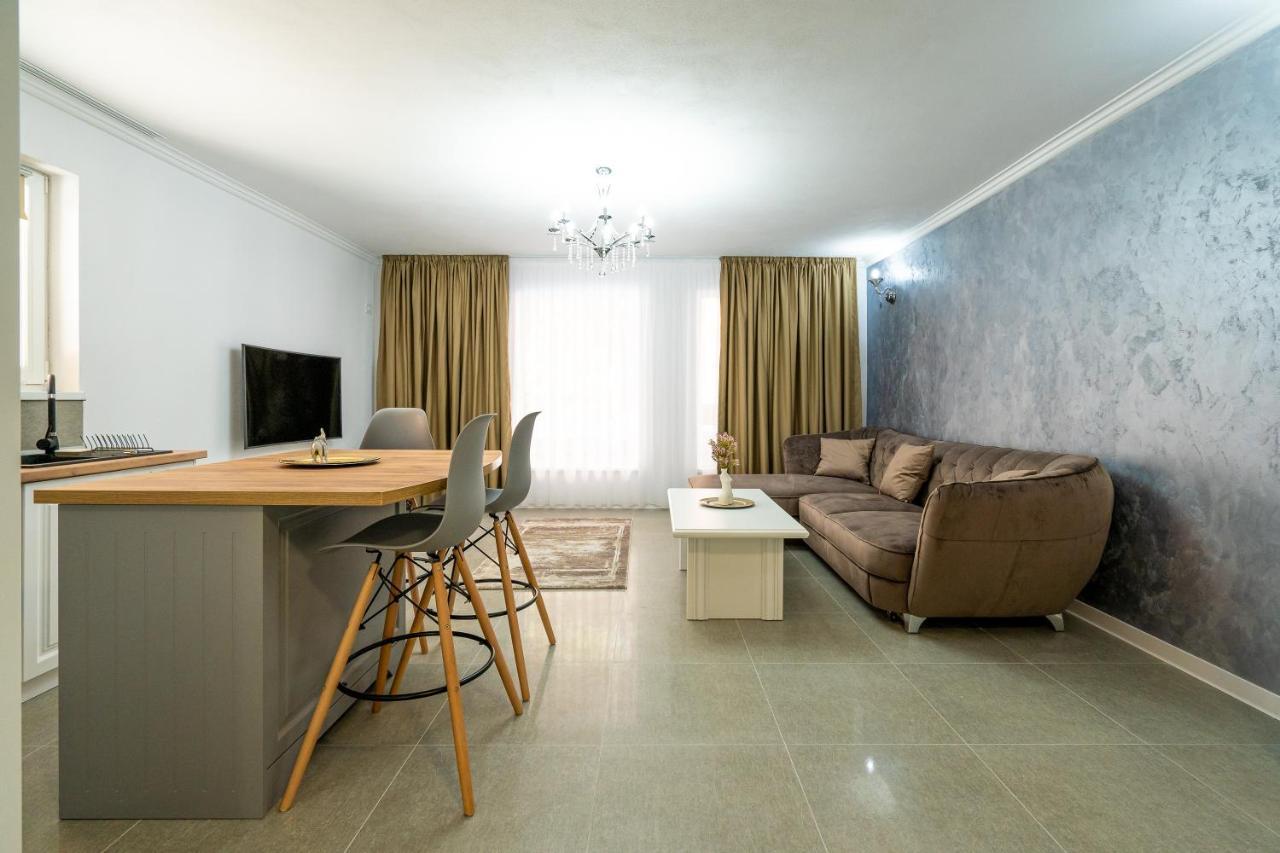 Armada Aparthotel Алба-Юлія Екстер'єр фото