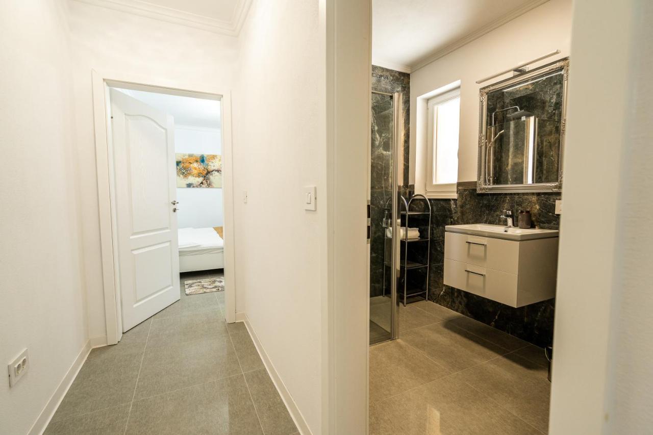 Armada Aparthotel Алба-Юлія Екстер'єр фото