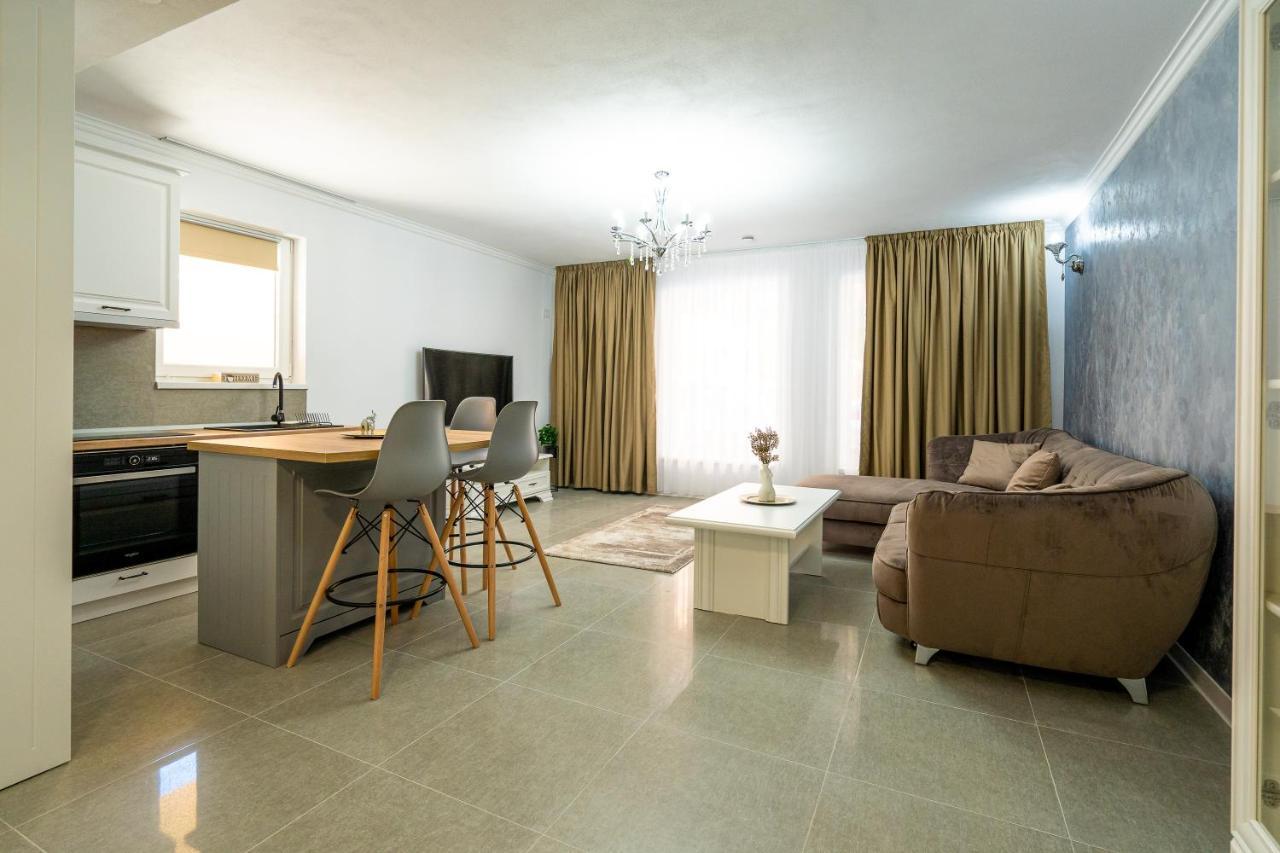 Armada Aparthotel Алба-Юлія Екстер'єр фото