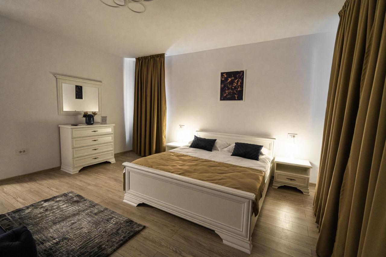 Armada Aparthotel Алба-Юлія Екстер'єр фото