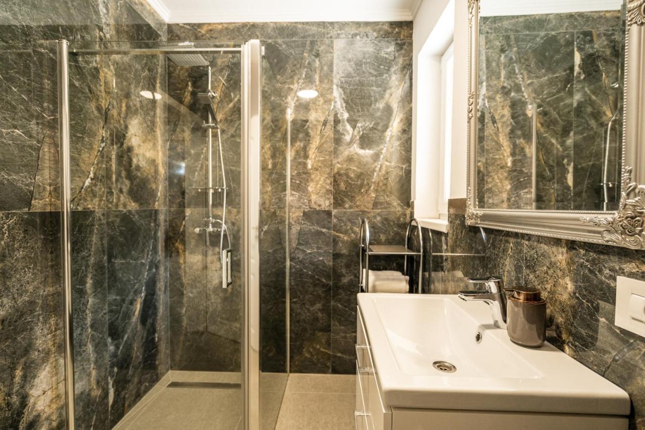 Armada Aparthotel Алба-Юлія Екстер'єр фото